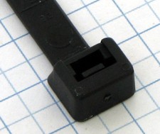 Páska viazacia 300 x 7,8mm čierna-100ks- balenie